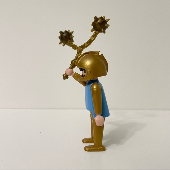 Playmobil Geobra 1974 Vintage Gold Mediaeval Armour Figure - Picture 3 of 11